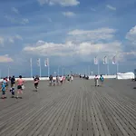 Pulse Centre Apartment 600M Beach